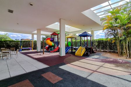 Apartamento para alugar com 242m², 3 quartos e 3 vagas Apartamento para alugar com 242m², 3 quartos e 3 vagasÁrea comum - Playground