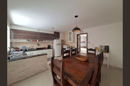 Casa para alugar com 172m², 4 quartos e 2 vagasCozinha