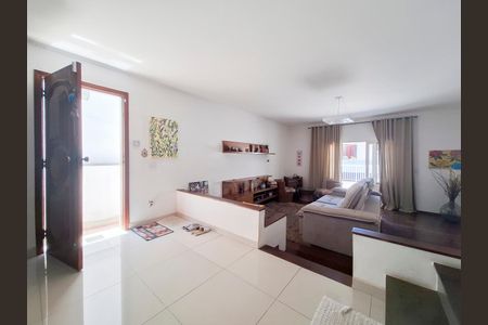 Casa para alugar com 172m², 4 quartos e 2 vagasSala