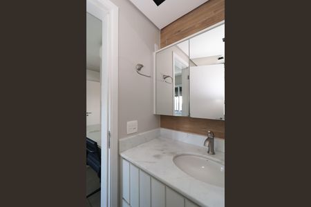 Apartamento à venda com 84m², 2 quartos e 2 vagas Apartamento à venda com 84m², 2 quartos e 2 vagasBanheiro da Suíte