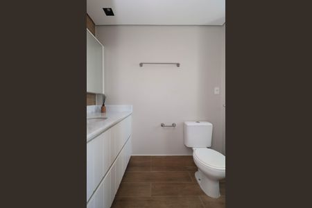 Apartamento à venda com 84m², 2 quartos e 2 vagas Apartamento à venda com 84m², 2 quartos e 2 vagasBanheiro da Suíte
