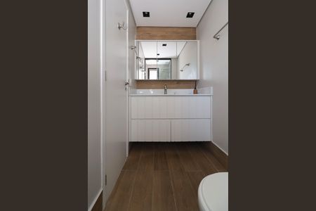 Apartamento à venda com 84m², 2 quartos e 2 vagas Apartamento à venda com 84m², 2 quartos e 2 vagasBanheiro da Suíte