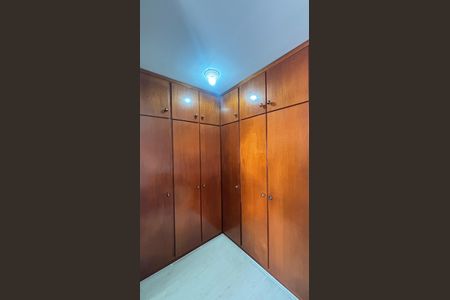 Casa à venda com 250m², 3 quartos e 6 vagas Casa à venda com 250m², 3 quartos e 6 vagasSuite