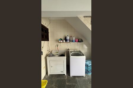 Casa à venda com 250m², 3 quartos e 6 vagas Casa à venda com 250m², 3 quartos e 6 vagasGaragem - Area de Serviço