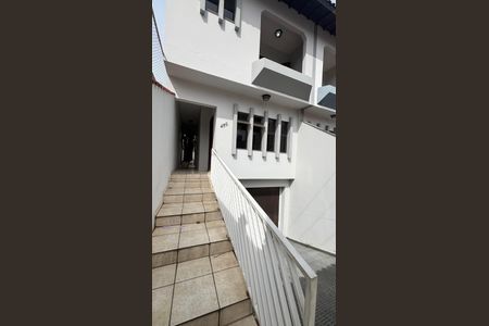 Casa à venda com 250m², 3 quartos e 6 vagas Casa à venda com 250m², 3 quartos e 6 vagasEntrada