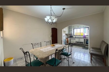 Casa à venda com 250m², 3 quartos e 6 vagas Casa à venda com 250m², 3 quartos e 6 vagasCopa