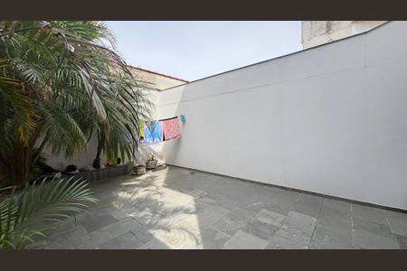 Casa à venda com 250m², 3 quartos e 6 vagas Casa à venda com 250m², 3 quartos e 6 vagasQuintal