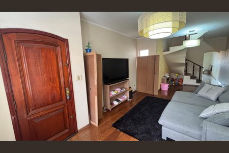 Casa à venda com 250m², 3 quartos e 6 vagas Casa à venda com 250m², 3 quartos e 6 vagasSala