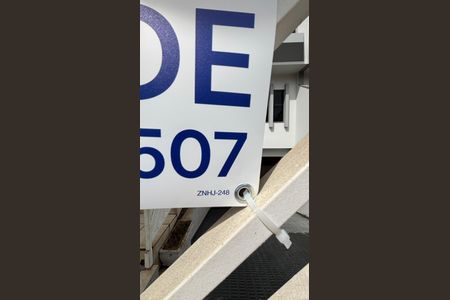 Casa à venda com 250m², 3 quartos e 6 vagas Casa à venda com 250m², 3 quartos e 6 vagasPlaquinha