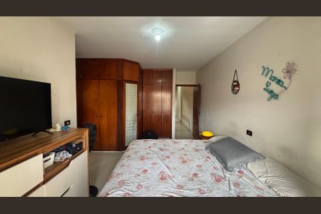 Casa à venda com 250m², 3 quartos e 6 vagas Casa à venda com 250m², 3 quartos e 6 vagasSuite