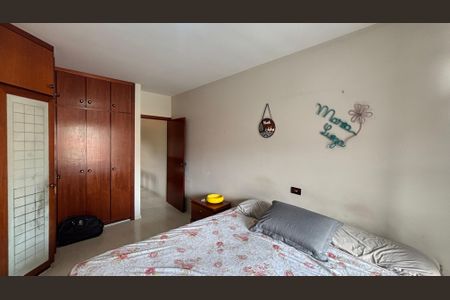 Casa à venda com 250m², 3 quartos e 6 vagas Casa à venda com 250m², 3 quartos e 6 vagasSuite