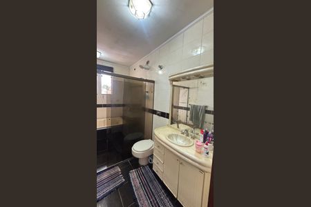 Casa à venda com 250m², 3 quartos e 6 vagas Casa à venda com 250m², 3 quartos e 6 vagasBanheiro da Suíte