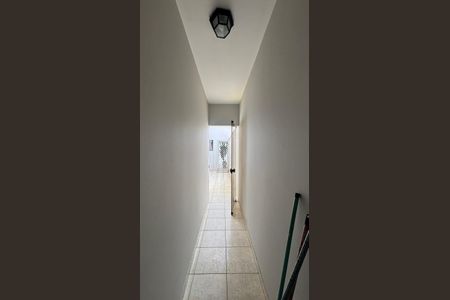 Casa à venda com 250m², 3 quartos e 6 vagas Casa à venda com 250m², 3 quartos e 6 vagasCorredor