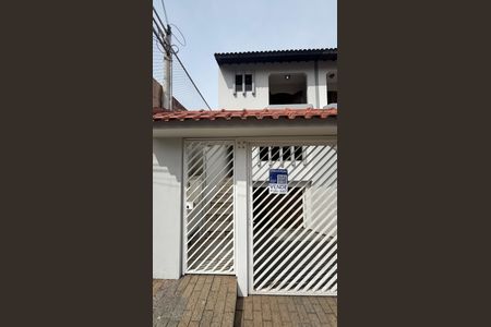 Casa à venda com 250m², 3 quartos e 6 vagas Casa à venda com 250m², 3 quartos e 6 vagasFachada
