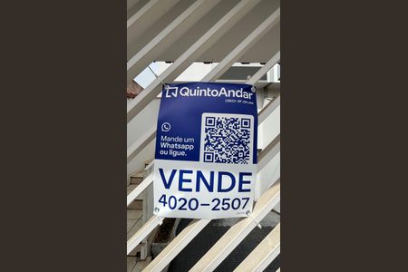 Casa à venda com 250m², 3 quartos e 6 vagas Casa à venda com 250m², 3 quartos e 6 vagasPlaquinha