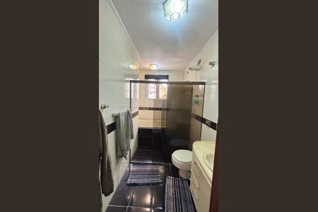 Casa à venda com 250m², 3 quartos e 6 vagas Casa à venda com 250m², 3 quartos e 6 vagasBanheiro da Suíte