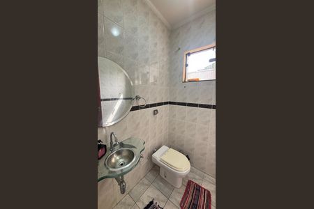 Casa à venda com 250m², 3 quartos e 6 vagas Casa à venda com 250m², 3 quartos e 6 vagasLavabo