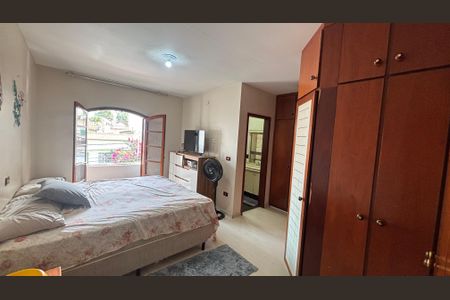 Casa à venda com 250m², 3 quartos e 6 vagas Casa à venda com 250m², 3 quartos e 6 vagasSuite