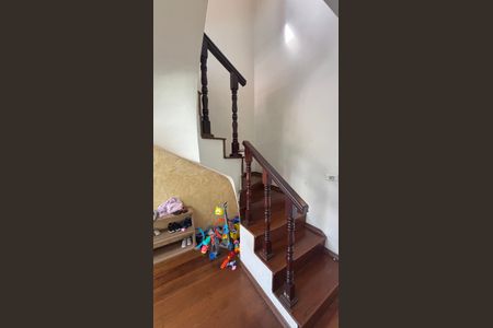 Escada de casa à venda com 3 quartos, 250m² em Parque das Nações, Santo André