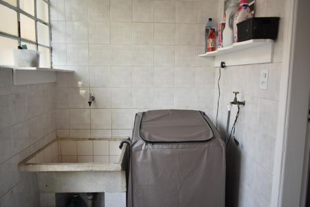 Casa à venda com 180m², 4 quartos e 2 vagasÁrea de Serviço