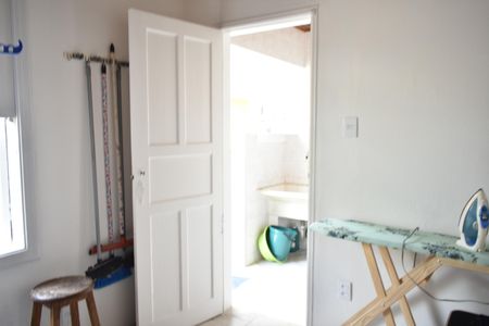 Casa à venda com 180m², 4 quartos e 2 vagasQuarto de Serviço