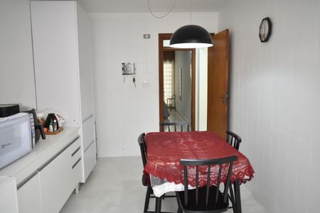 Casa à venda com 180m², 4 quartos e 2 vagasCozinha