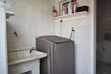 Casa à venda com 180m², 4 quartos e 2 vagasÁrea de Serviço