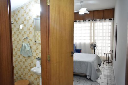 Suíte de casa à venda com 4 quartos, 180m² em Vila Clementino, São Paulo