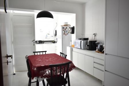 Casa à venda com 180m², 4 quartos e 2 vagasCozinha