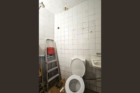 Apartamento para alugar com 160m², 4 quartos e 2 vagas Apartamento para alugar com 160m², 4 quartos e 2 vagasBanheiro de Serviço