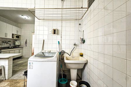 Apartamento para alugar com 160m², 4 quartos e 2 vagas Apartamento para alugar com 160m², 4 quartos e 2 vagasÁrea de Serviço