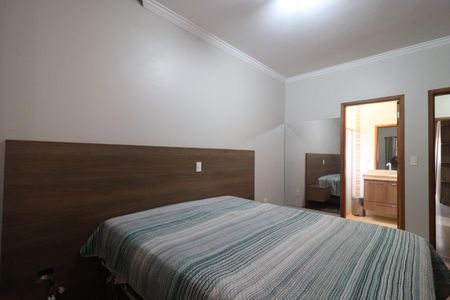 Casa para alugar com 168m², 3 quartos e 2 vagasSuíte