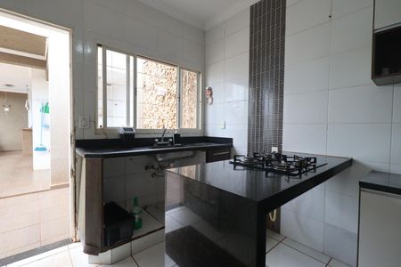 Casa para alugar com 168m², 3 quartos e 2 vagasCozinha