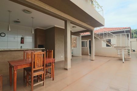 Casa para alugar com 168m², 3 quartos e 2 vagasChurrasqueira