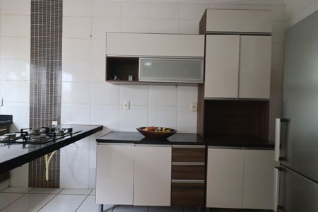 Casa para alugar com 168m², 3 quartos e 2 vagasCozinha