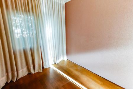 Suíte 1 de casa para alugar com 3 quartos, 335m² em Jardim Leonor, São Paulo
