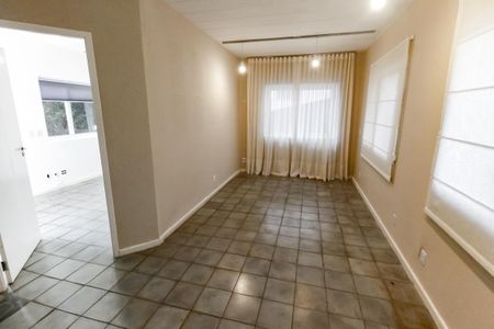 Casa para alugar com 3 quartos, 335m² em Jardim Leonor, São Paulo