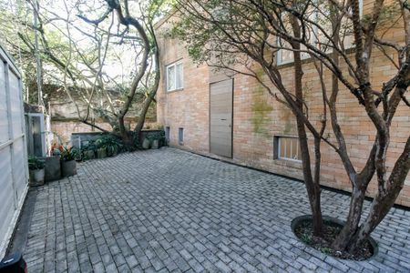 Fachada de casa para alugar com 3 quartos, 335m² em Jardim Leonor, São Paulo