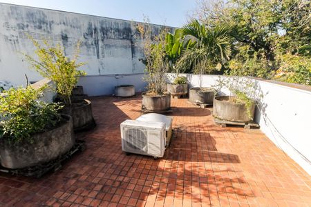 Terraço de casa para alugar com 3 quartos, 335m² em Jardim Leonor, São Paulo