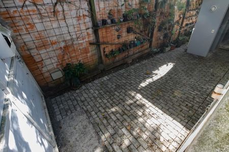 Garagem de casa para alugar com 3 quartos, 335m² em Jardim Leonor, São Paulo