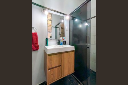 Apartamento à venda com 80m², 2 quartos e 1 vaga Apartamento à venda com 80m², 2 quartos e 1 vagaBanheiro social