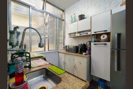 Apartamento à venda com 80m², 2 quartos e 1 vaga Apartamento à venda com 80m², 2 quartos e 1 vagaCozinha e Área de Serviço