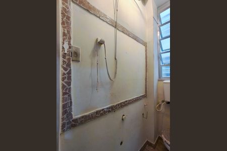 Apartamento à venda com 80m², 2 quartos e 1 vaga Apartamento à venda com 80m², 2 quartos e 1 vagaBanheiro de serviço
