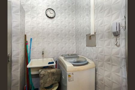 Apartamento à venda com 80m², 2 quartos e 1 vaga Apartamento à venda com 80m², 2 quartos e 1 vagaCozinha e Área de Serviço