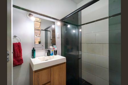 Apartamento à venda com 80m², 2 quartos e 1 vaga Apartamento à venda com 80m², 2 quartos e 1 vagaBanheiro social