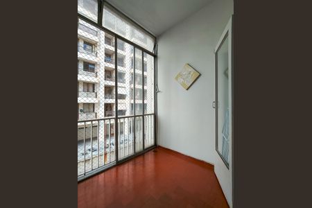 Apartamento à venda com 80m², 2 quartos e 1 vaga Apartamento à venda com 80m², 2 quartos e 1 vagaVaranda da Sala