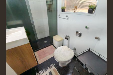 Apartamento à venda com 80m², 2 quartos e 1 vaga Apartamento à venda com 80m², 2 quartos e 1 vagaBanheiro social