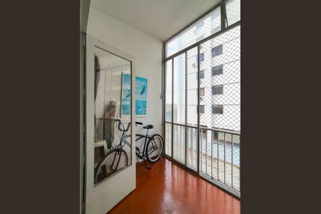 Apartamento à venda com 80m², 2 quartos e 1 vaga Apartamento à venda com 80m², 2 quartos e 1 vagaVaranda da Sala