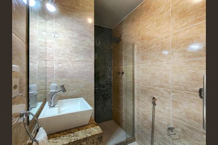 Apartamento para alugar com 50m², 2 quartos e 1 vaga Apartamento para alugar com 50m², 2 quartos e 1 vagaBanheiro Corredor