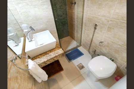 Apartamento para alugar com 50m², 2 quartos e 1 vaga Apartamento para alugar com 50m², 2 quartos e 1 vagaBanheiro Corredor